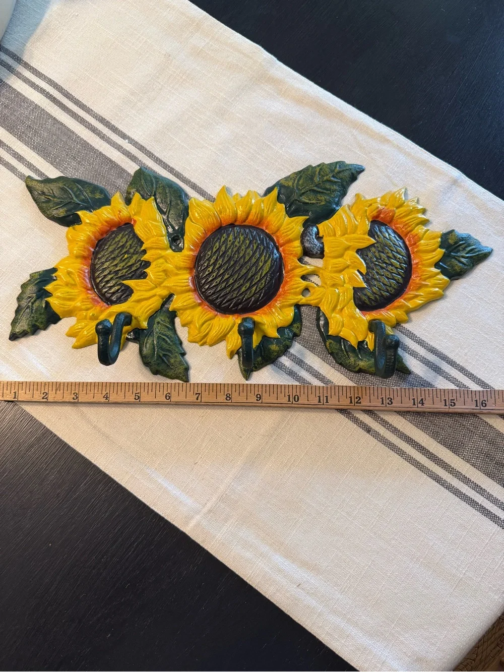 Cast iron 3 sunflower with 3 hook wall hanging